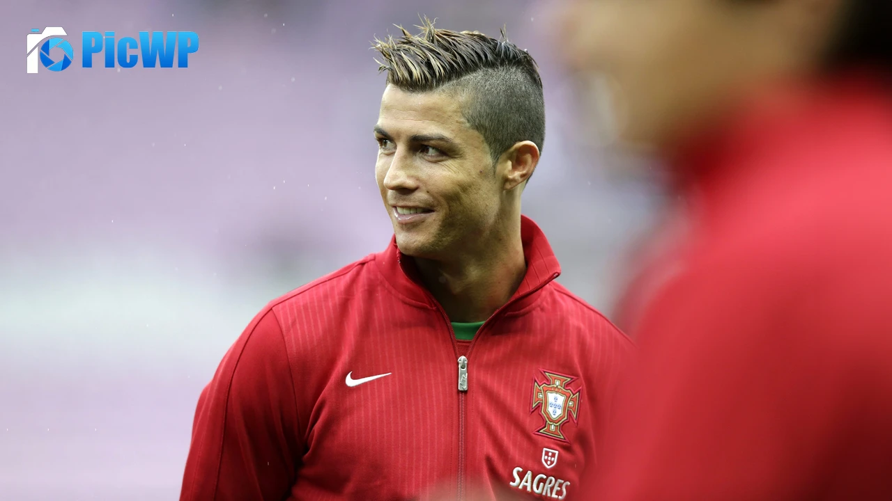 Cristiano Ronaldo in Red jersey 6K PC Wallpaper
