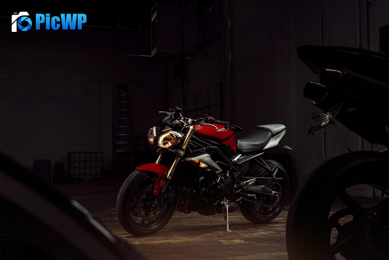Triumph Street Triple Streetfighter motorcycles 8K PC Wallpaper