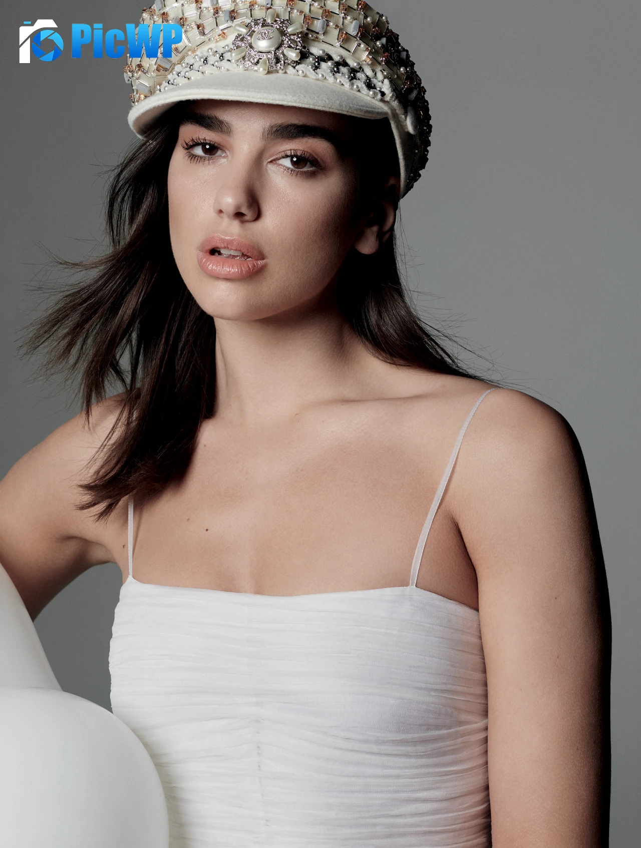 Dua Lipa English singer 6K Mobile Wallpaper