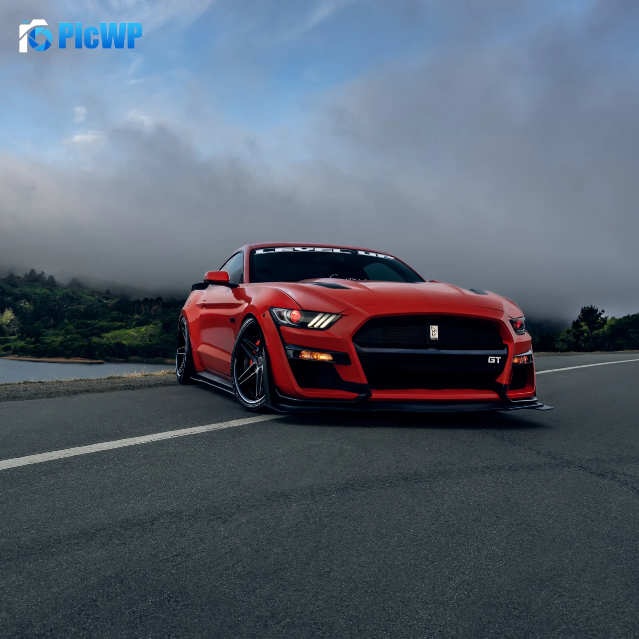 Ford Mustang GT Sports cars 6K Fold Wallpaper